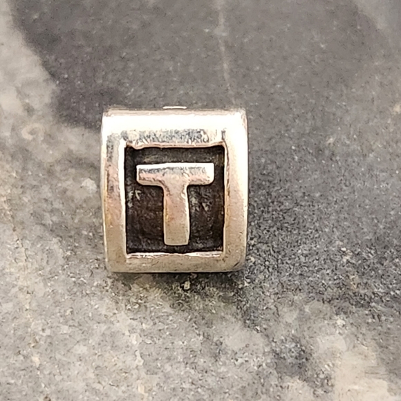 Auth. PANDORA Retired Sterling Silver Alphabet Bead - Letter T - 790323T - Picture 4 of 4